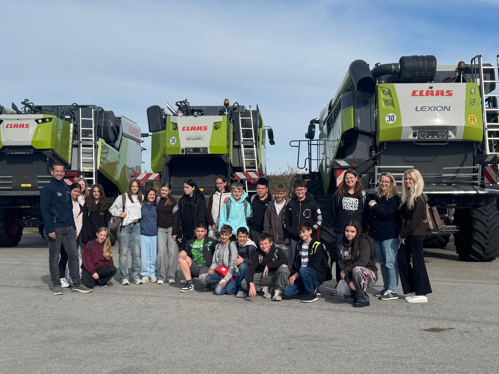 Zweite persönliche Führung für die NMS Wullersdorf bei Landtechnik Schuster.