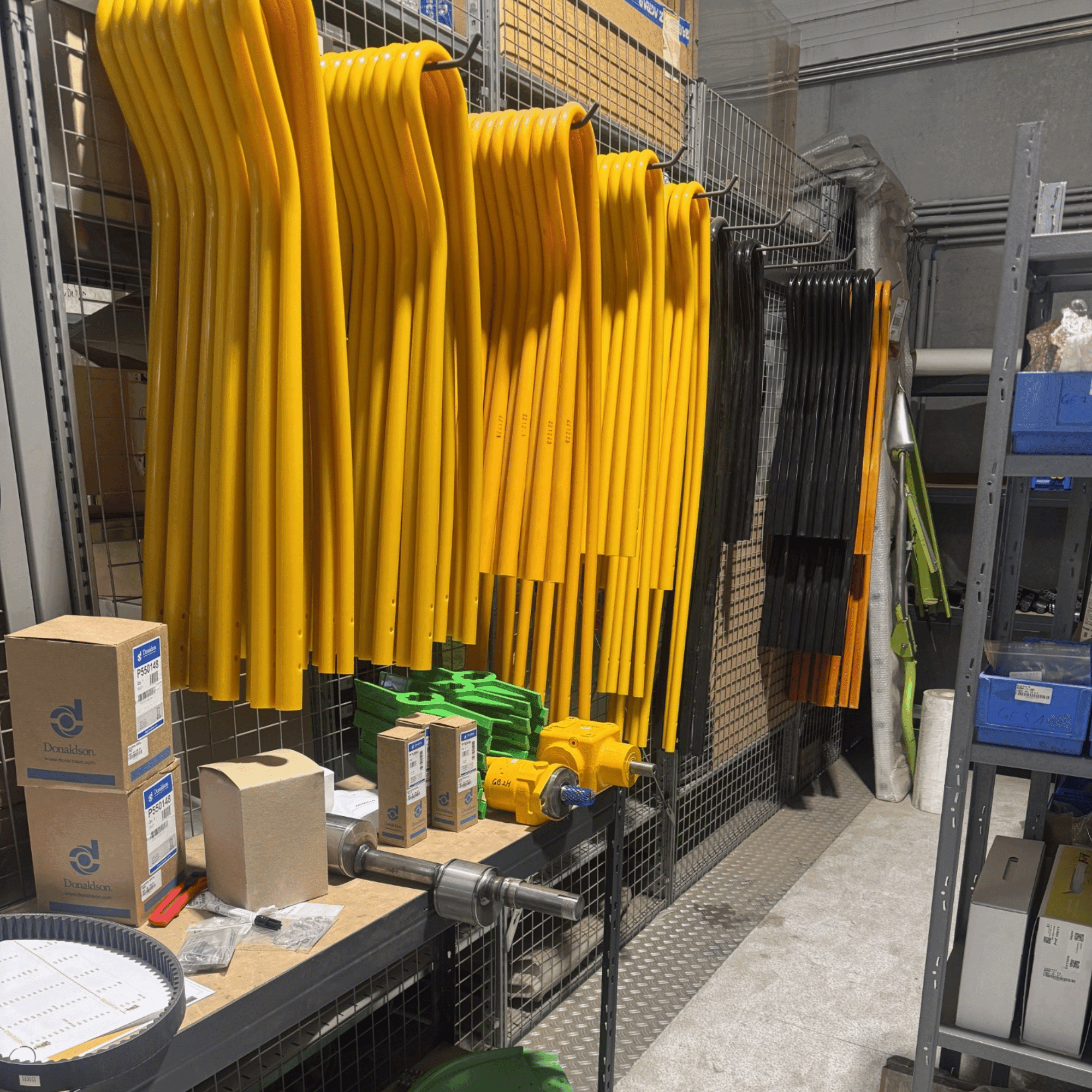 Bei Landtechnik Schuster erhalten Sie Ersatzteile für Ihren Traubenvollernter. 